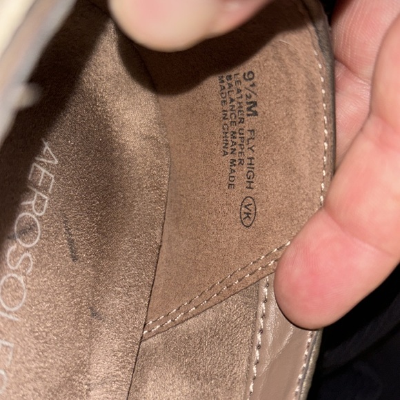 Aerosoles Fly High Beige Suede Shoe - Picture 4 of 4